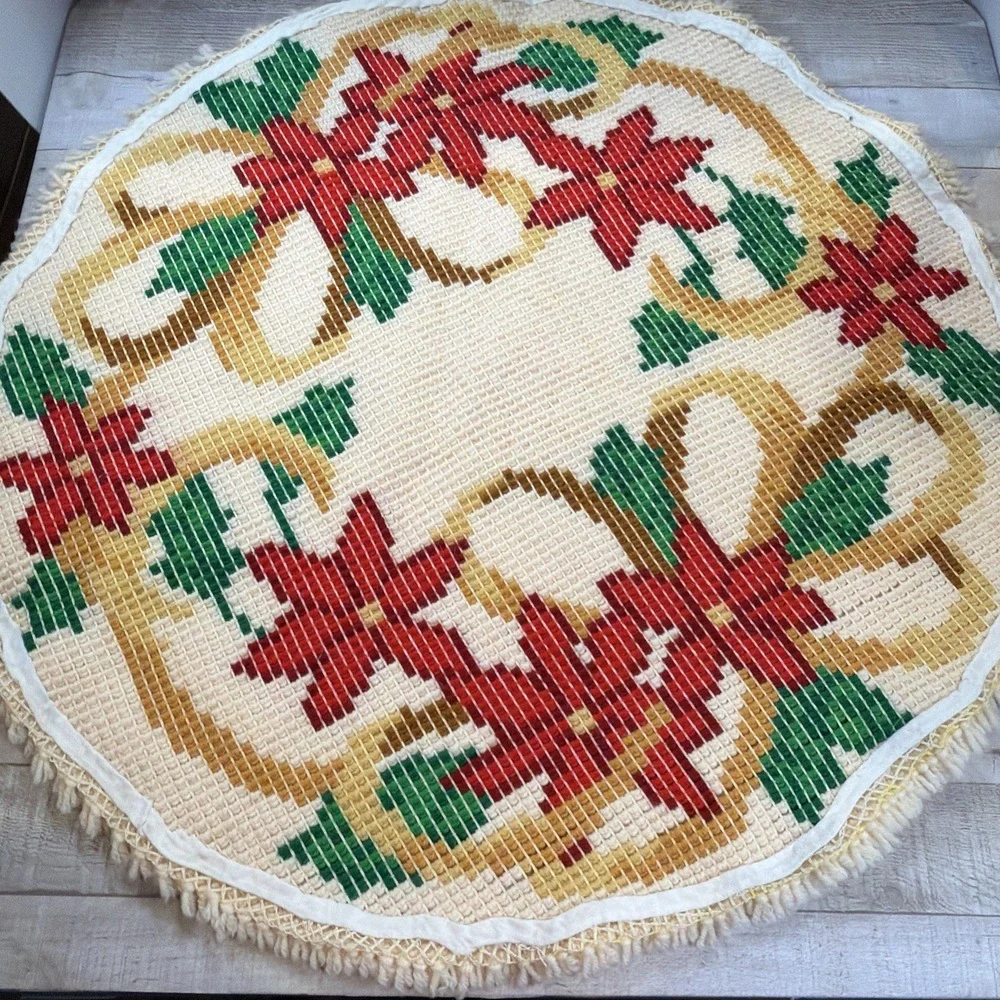 Vintage Christmas Latch Hook Rug Round Poinsettia Holiday Handmade 33